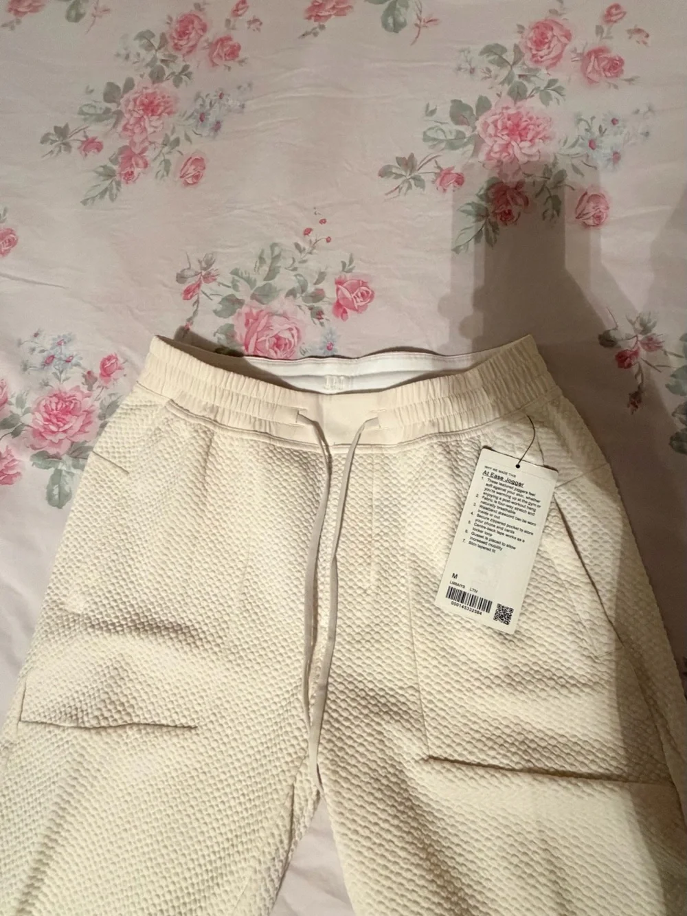 Lululemon Men's Cream Waffle-Knit Jogger Pants